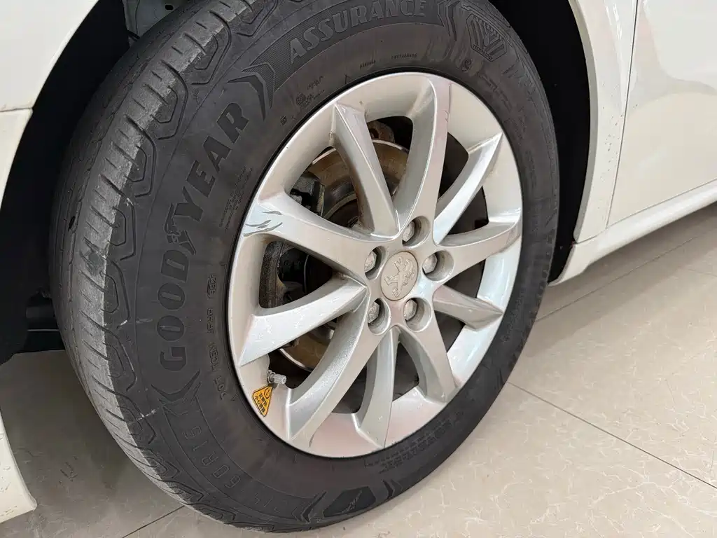 Peugeot 508 2015 — фото 13