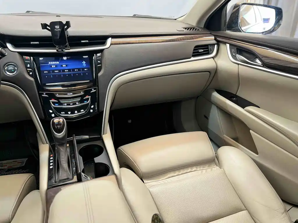 Cadillac XTS 2013 — фото 16