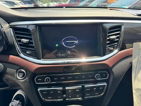 GAC Trumpchi GS8 2018