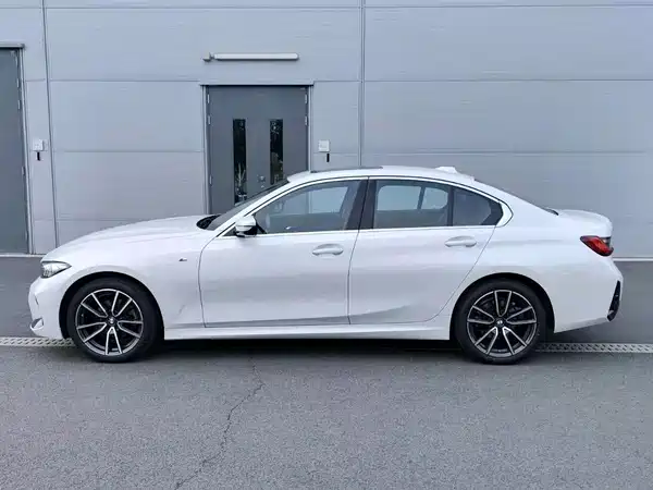 BMW 3 Series 2025