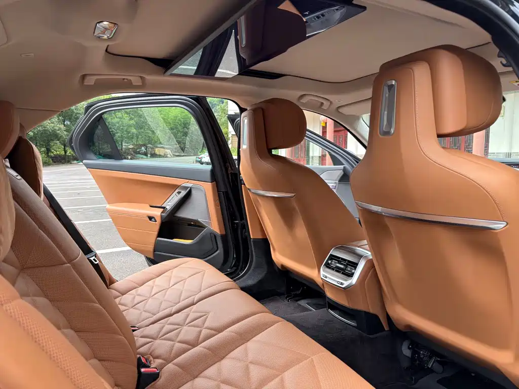 BMW i7 2023