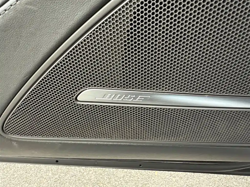 Audi A8 2011 — фото 10
