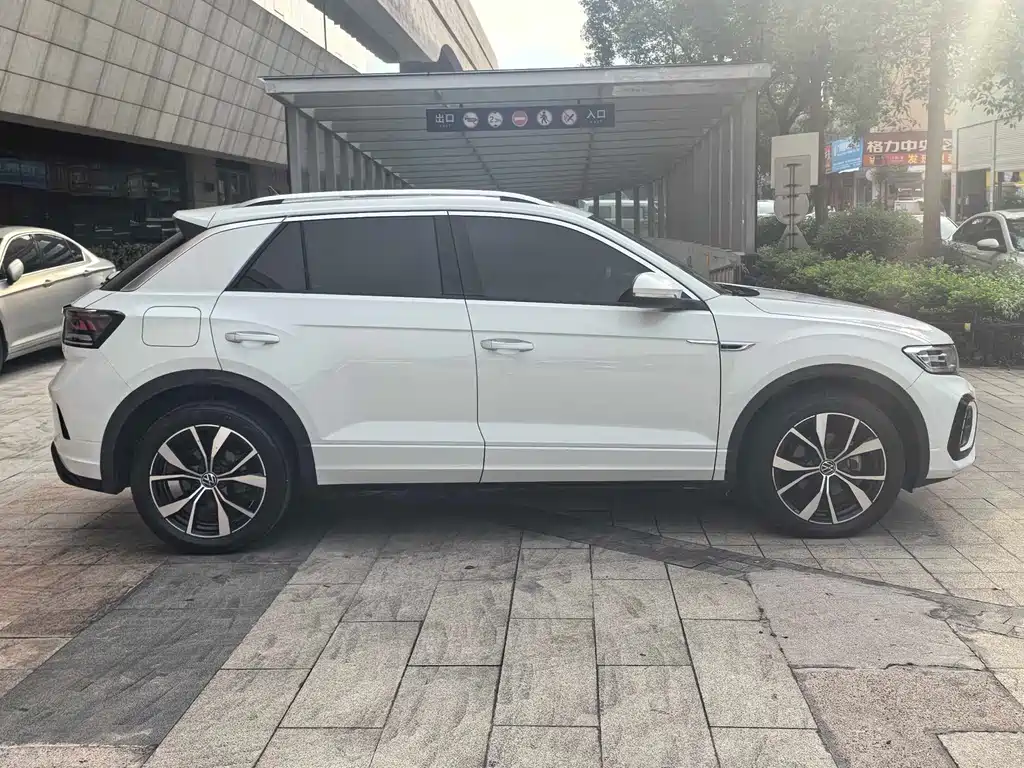 Volkswagen T-Roc 2023