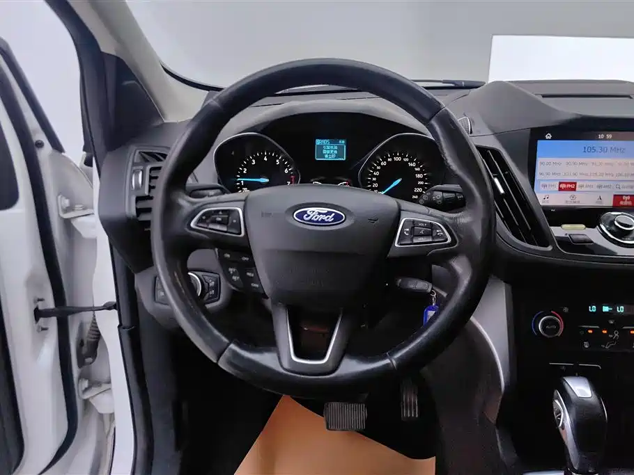 Ford Kuga 2018 — фото 15