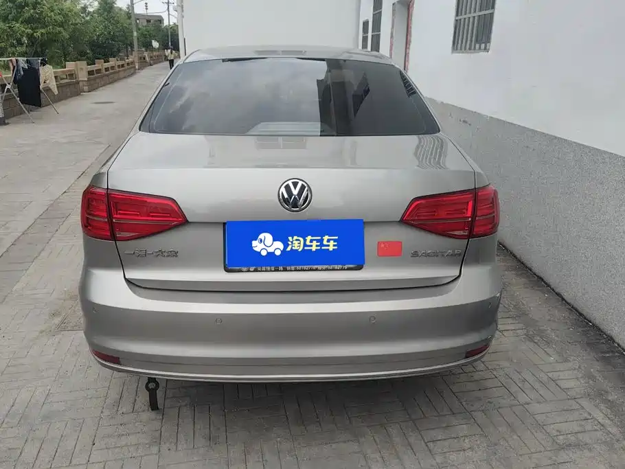 Volkswagen Sagitar 2016