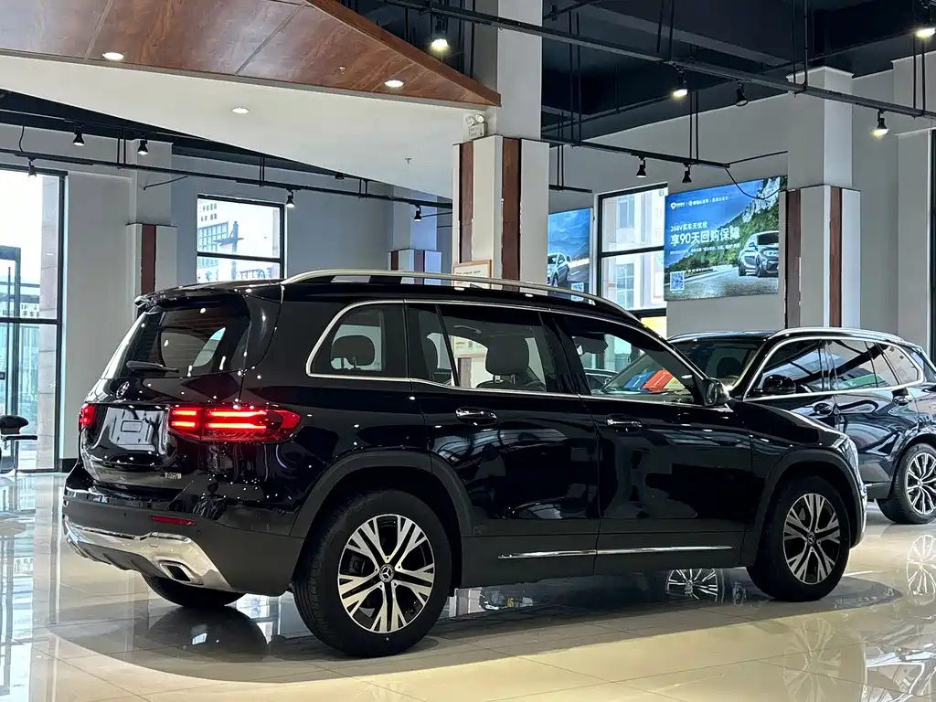 Mercedes-Benz GLB 2024 — фото 25