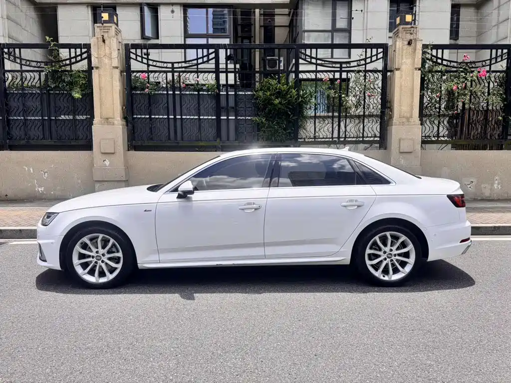 Audi A4L 2019