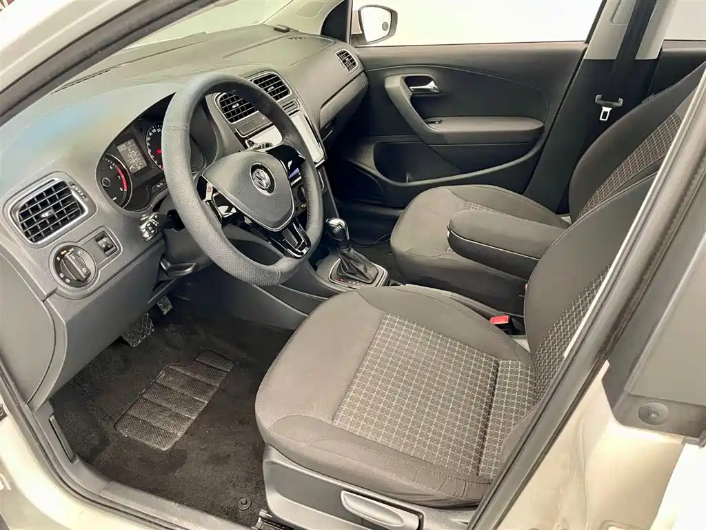 Volkswagen Polo 2015