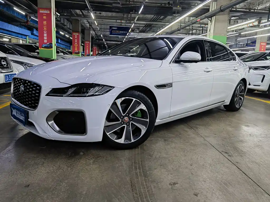 Jaguar XFL 2023 — фото 1
