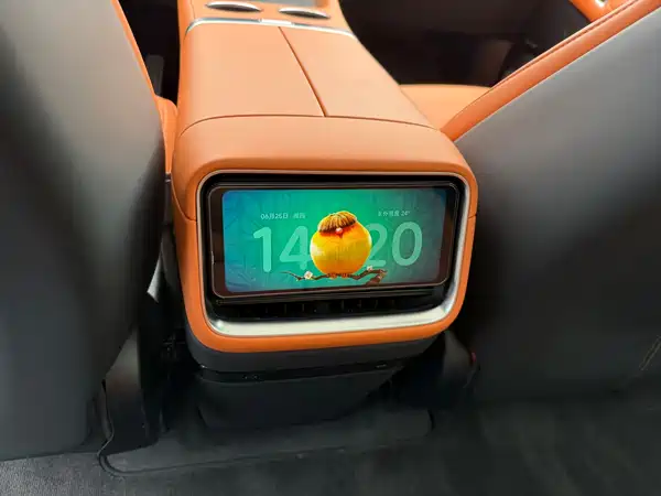 Xiaomi YU7 2025