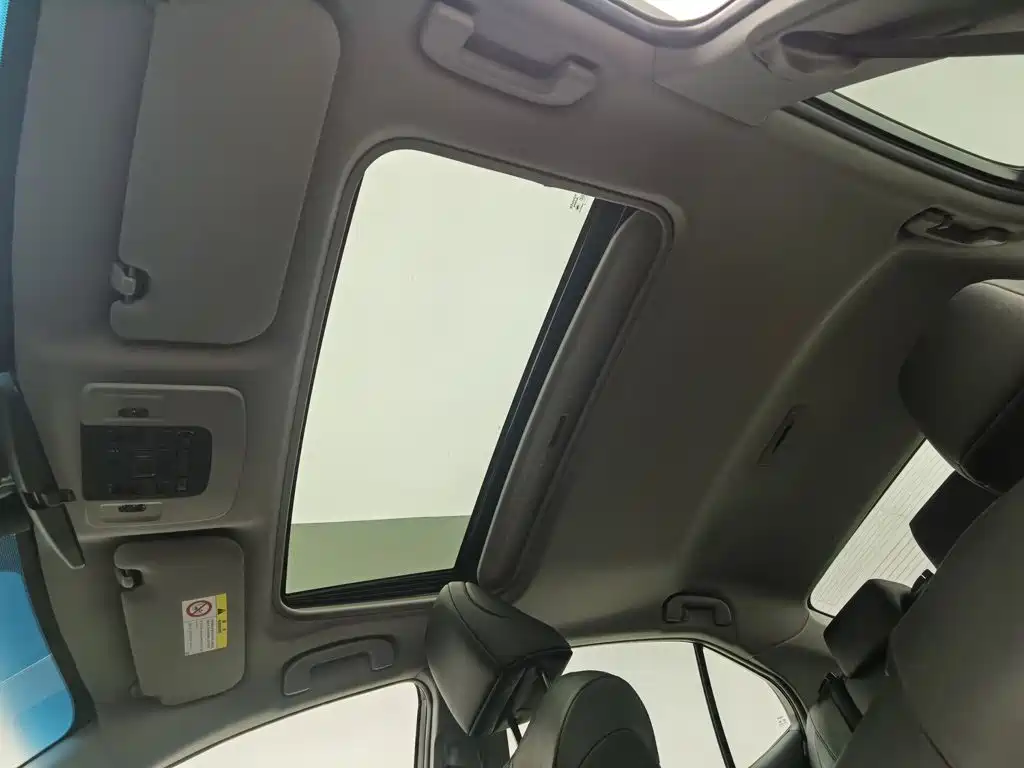 Toyota Camry 2023 — фото 14