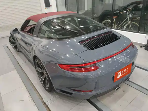 Porsche 911 2016