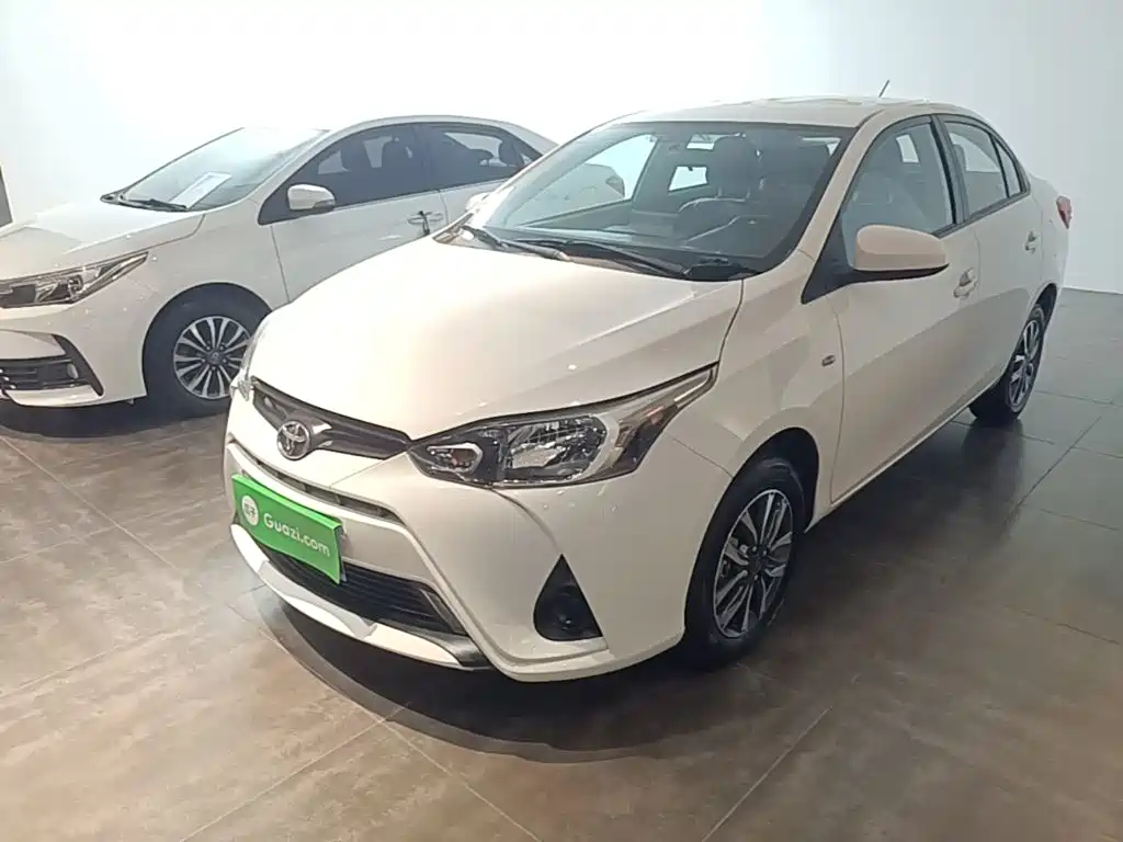 Toyota Yaris L 2023