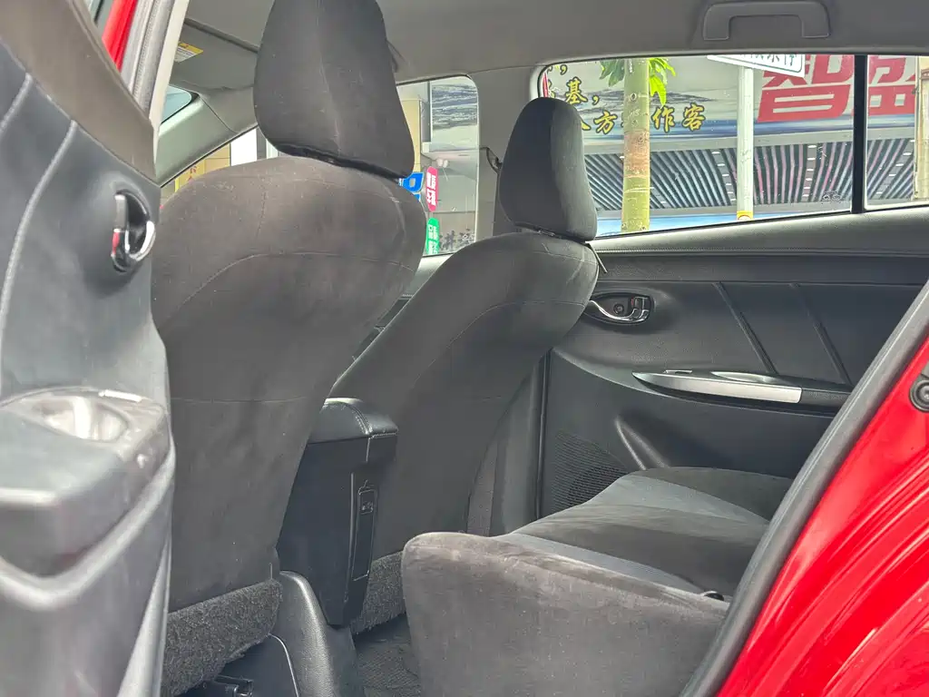 Toyota Yaris L 2015