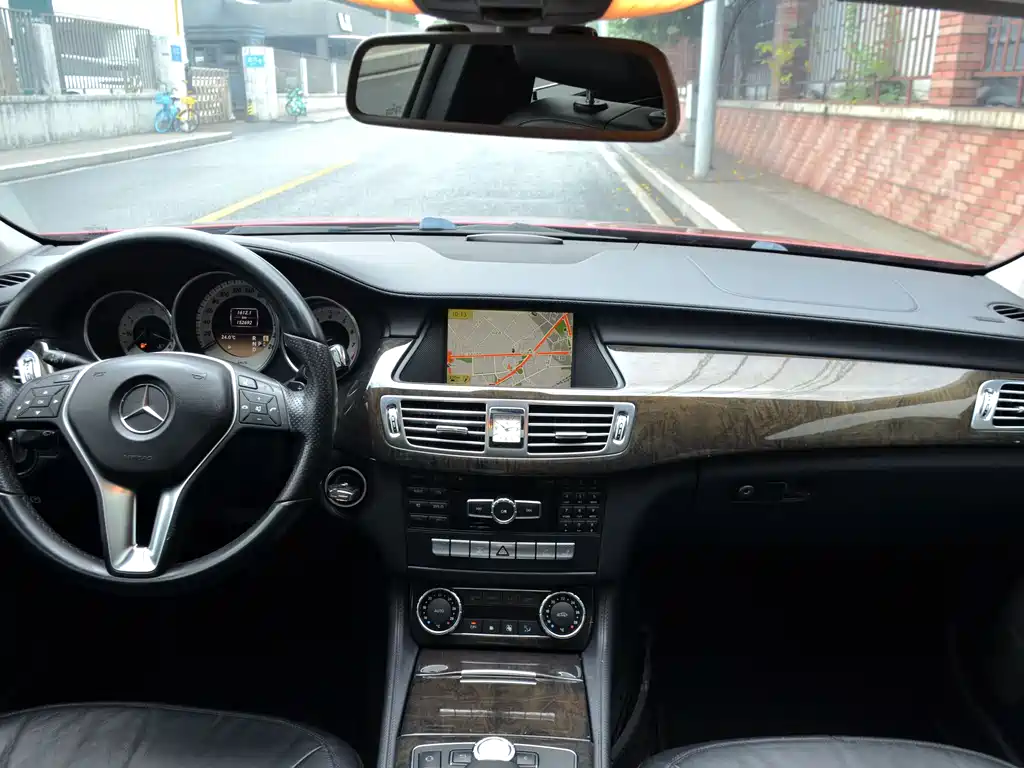 Mercedes-Benz CLS 2012 — фото 17