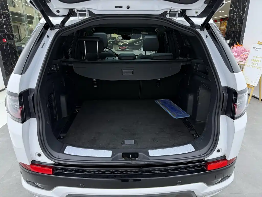 Land Rover Discovery Sport 2023 — фото 22