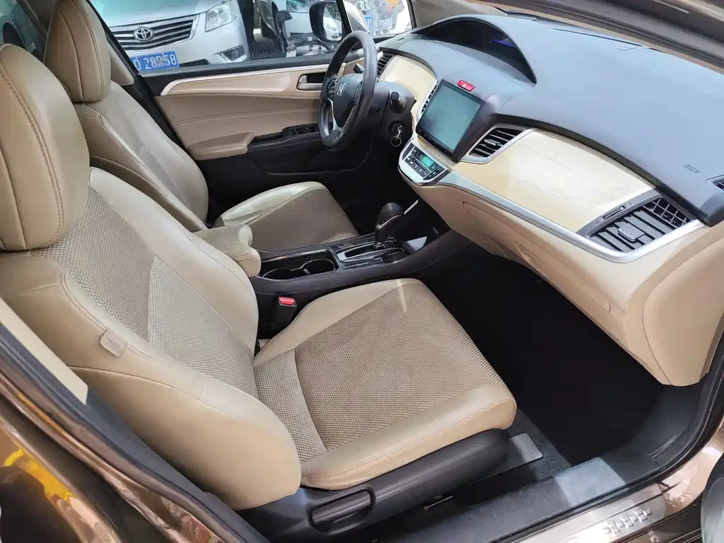 Honda Jade 2016