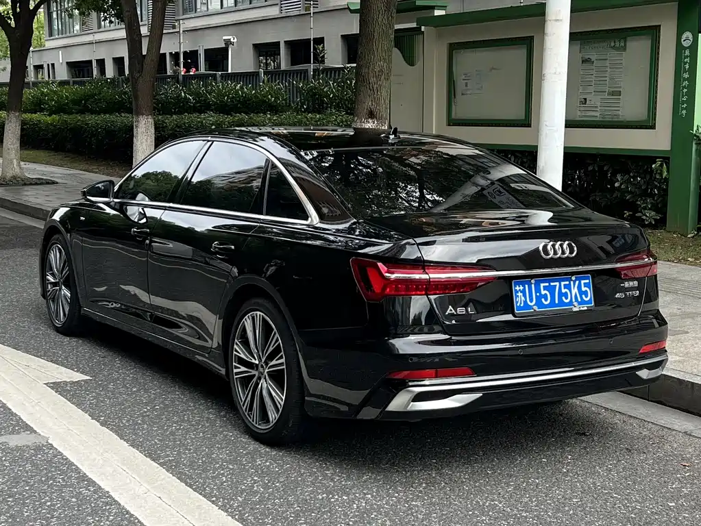 Audi A6L 2025 — фото 37