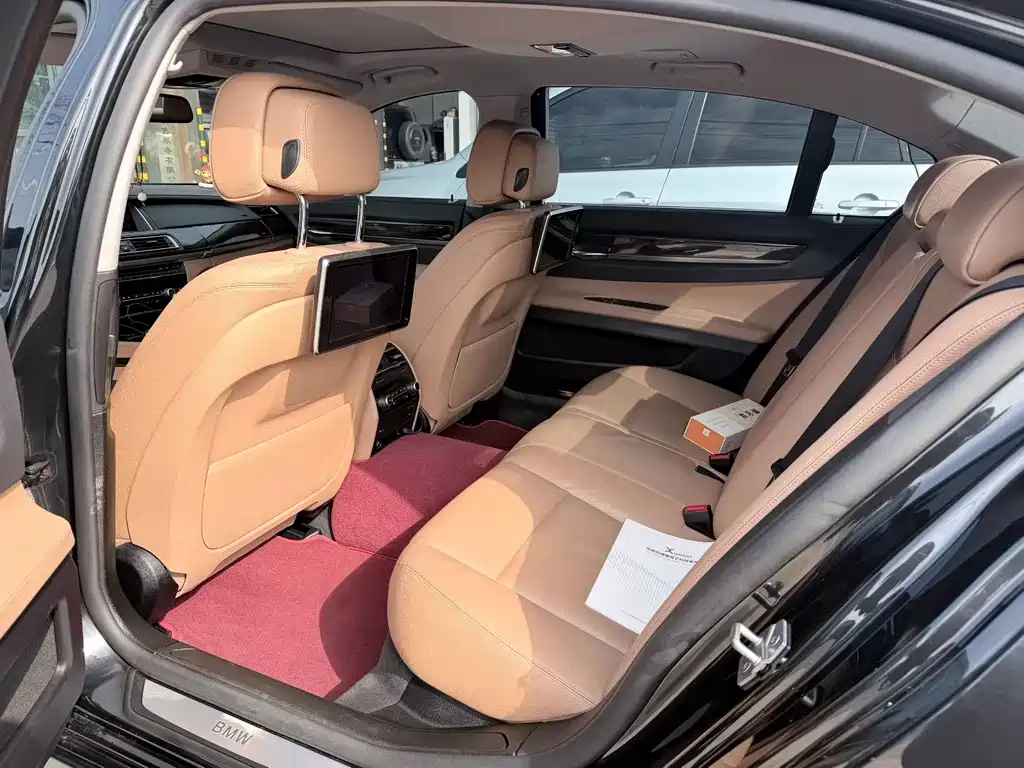 BMW 7 Series 2015 — фото 5