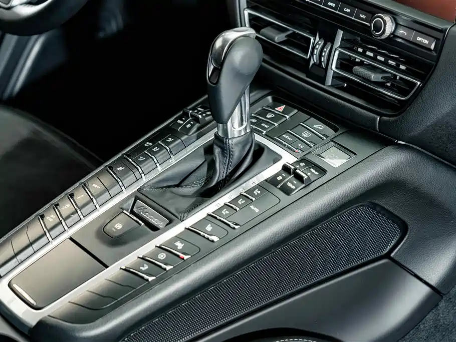 Porsche Macan 2021 — фото 19