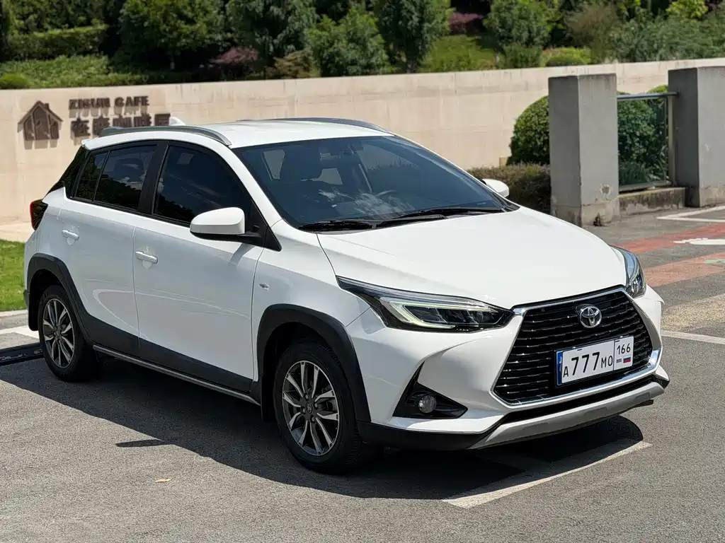 Toyota Yaris L 2022