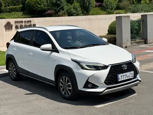 Toyota Yaris L 2022