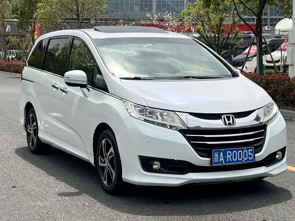 Honda Odyssey 2015 — фото 3