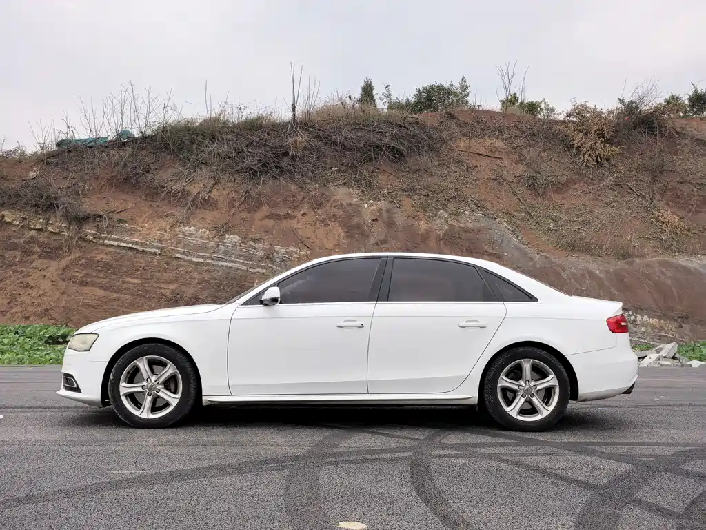 Audi A4L 2015 — фото 4