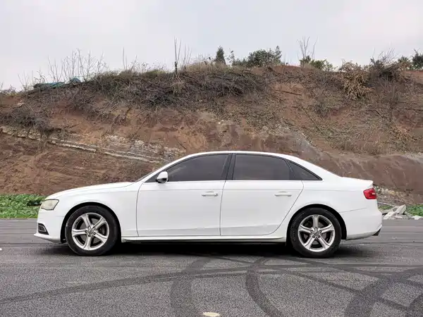 Audi A4L 2015