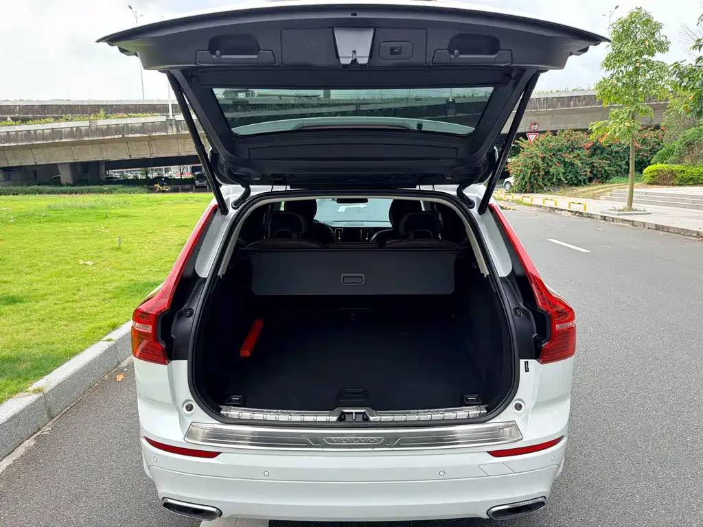 Volvo XC60 2019 — фото 37
