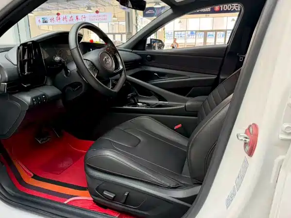 Hyundai Elantra 2022
