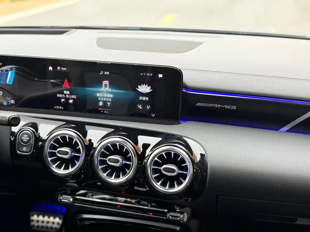 Mercedes-Benz A-Class AMG 2021 — фото 21