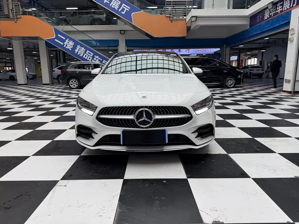 Mercedes-Benz A-Class 2023 — фото 2
