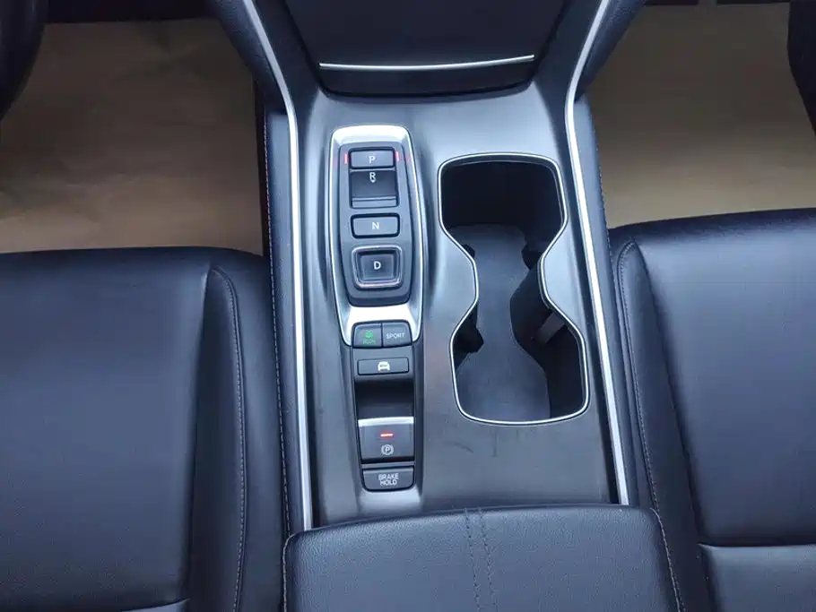 Honda Accord 2023 — фото 16