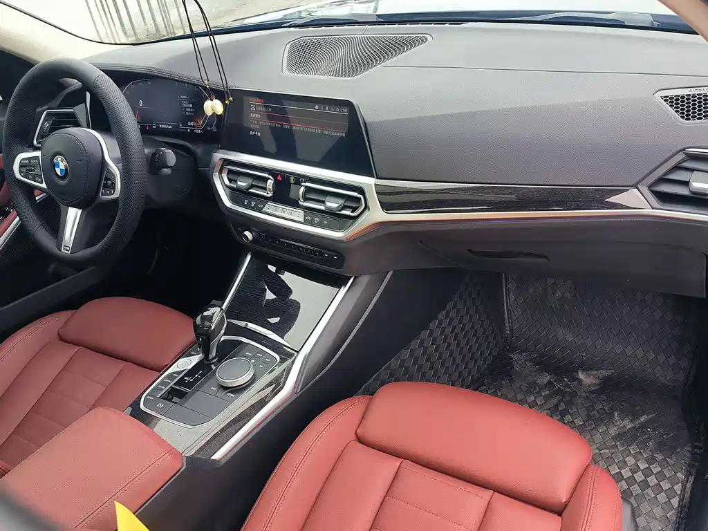 BMW 3 Series 2021 — фото 18