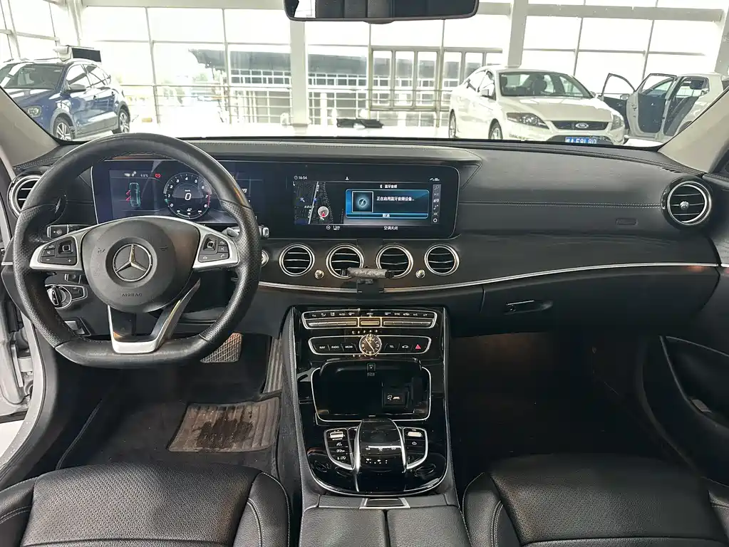 Mercedes-Benz E-Class 2017 — фото 13