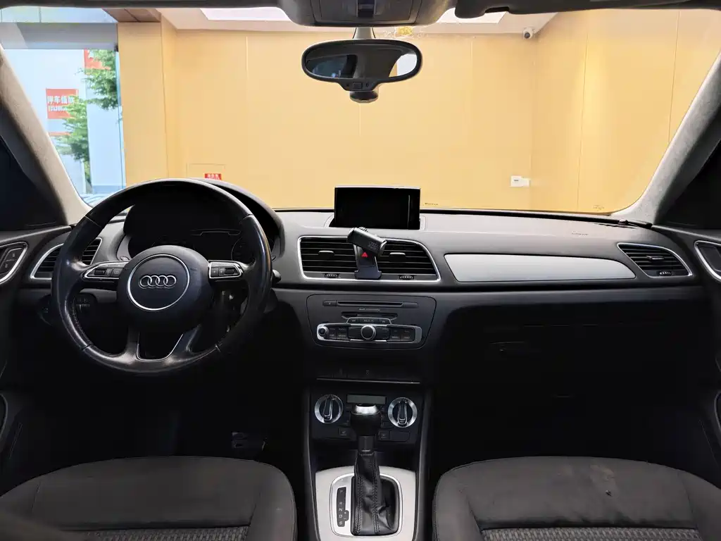 Audi Q3 2015 — фото 20