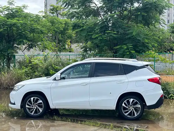 BYD Song 2016