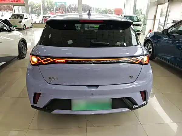BYD Dolphin 2023