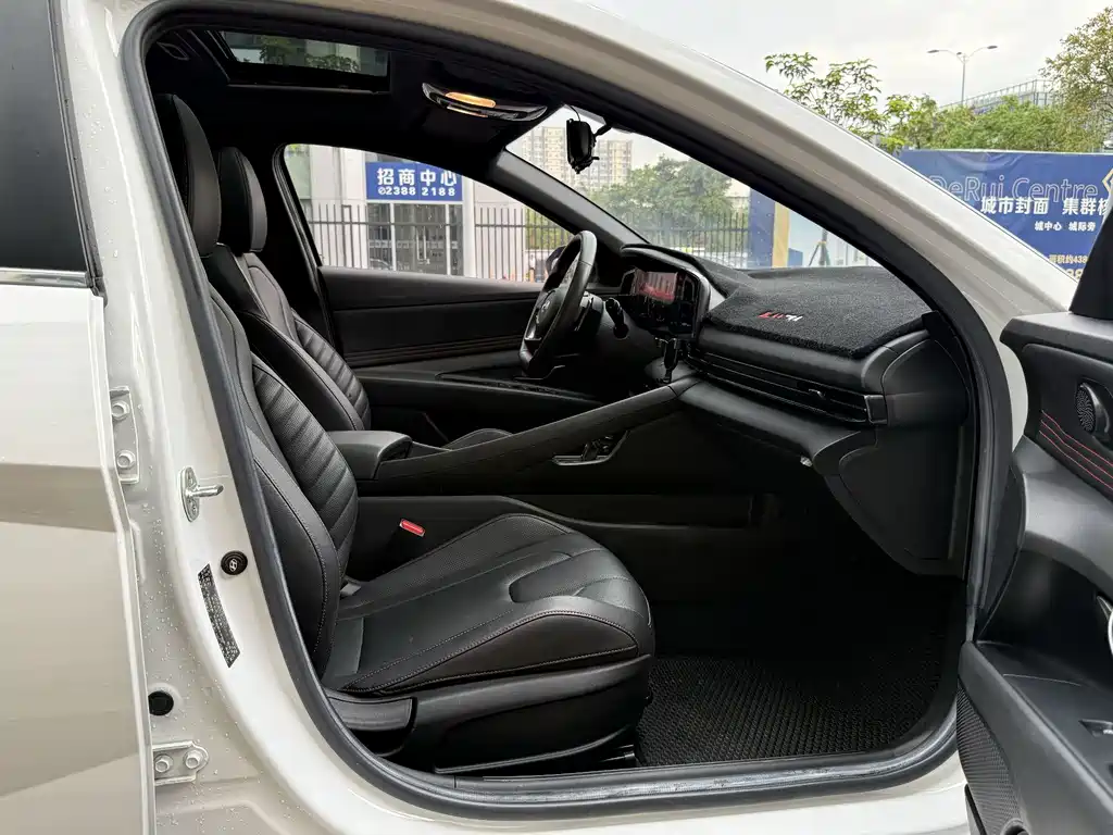 Hyundai Elantra 2020 — фото 9