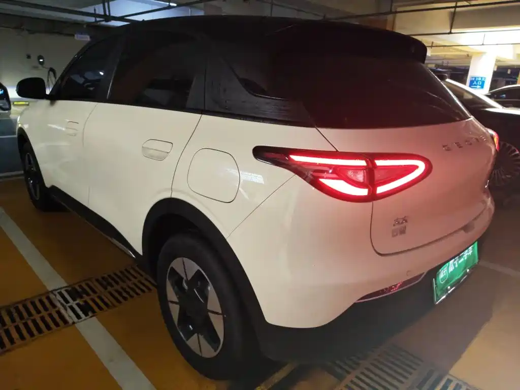 Geely Galaxy Starwish 2025 — фото 4