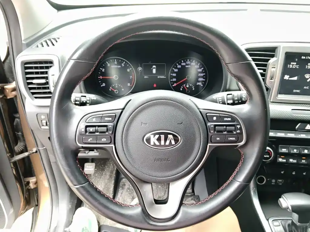 Kia KX5 2017 — фото 11