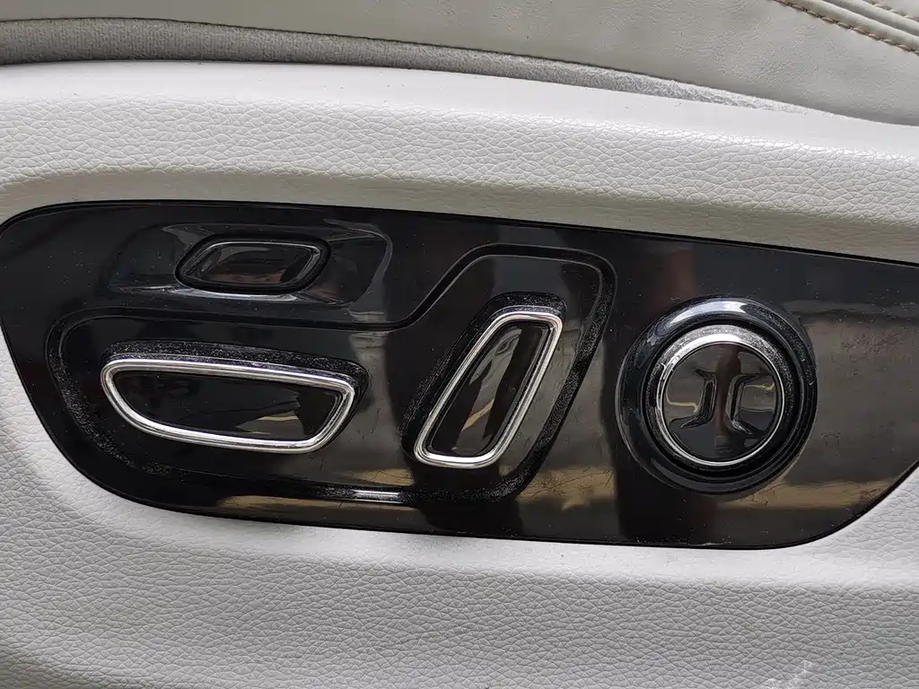 GAC Trumpchi GS8 2023 — фото 16