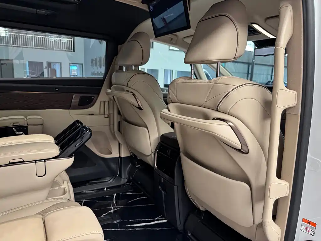 Toyota Vellfire 2023 — фото 28