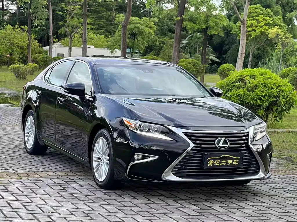 Lexus ES 2015