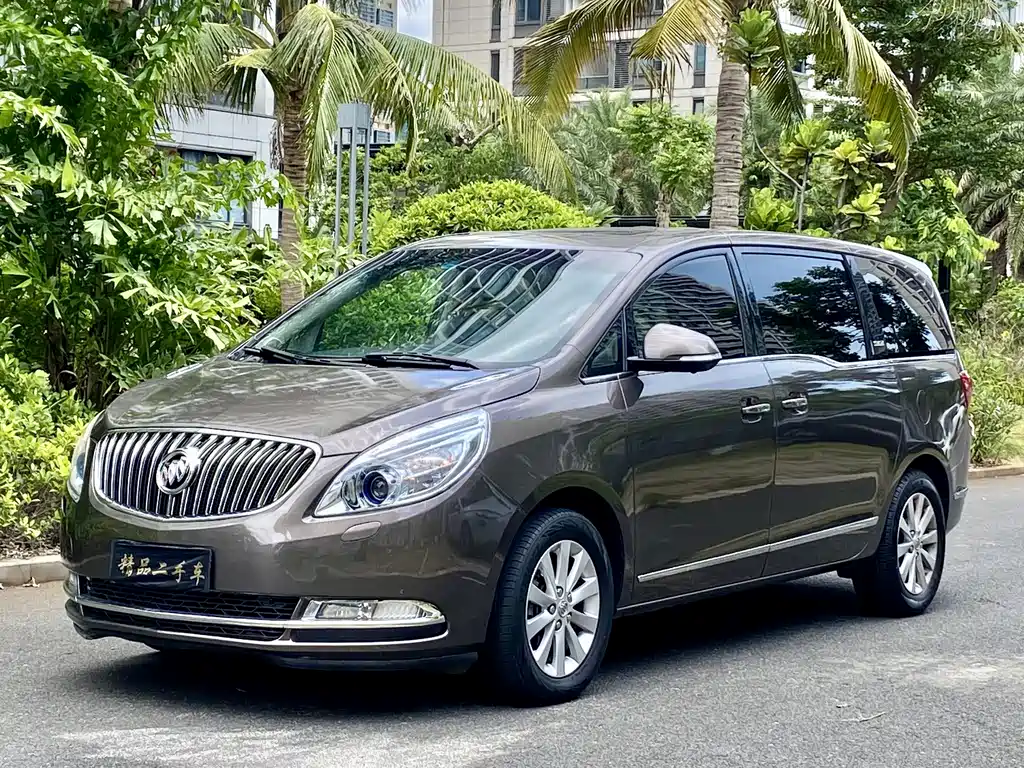 Buick GL8 2016 — фото 1