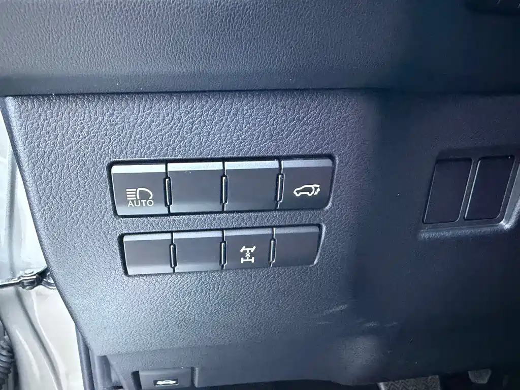 Lexus NX 2021