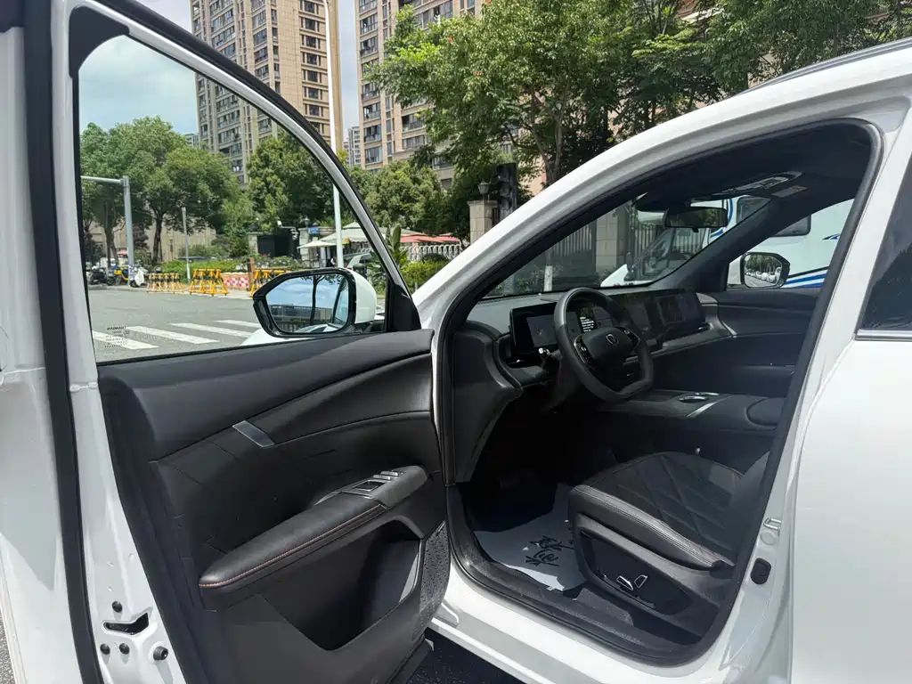 Changan CS75 PLUS 2025 — фото 11