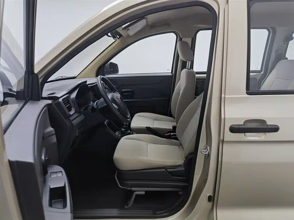 Wuling Hongguang V 2022 — фото 10