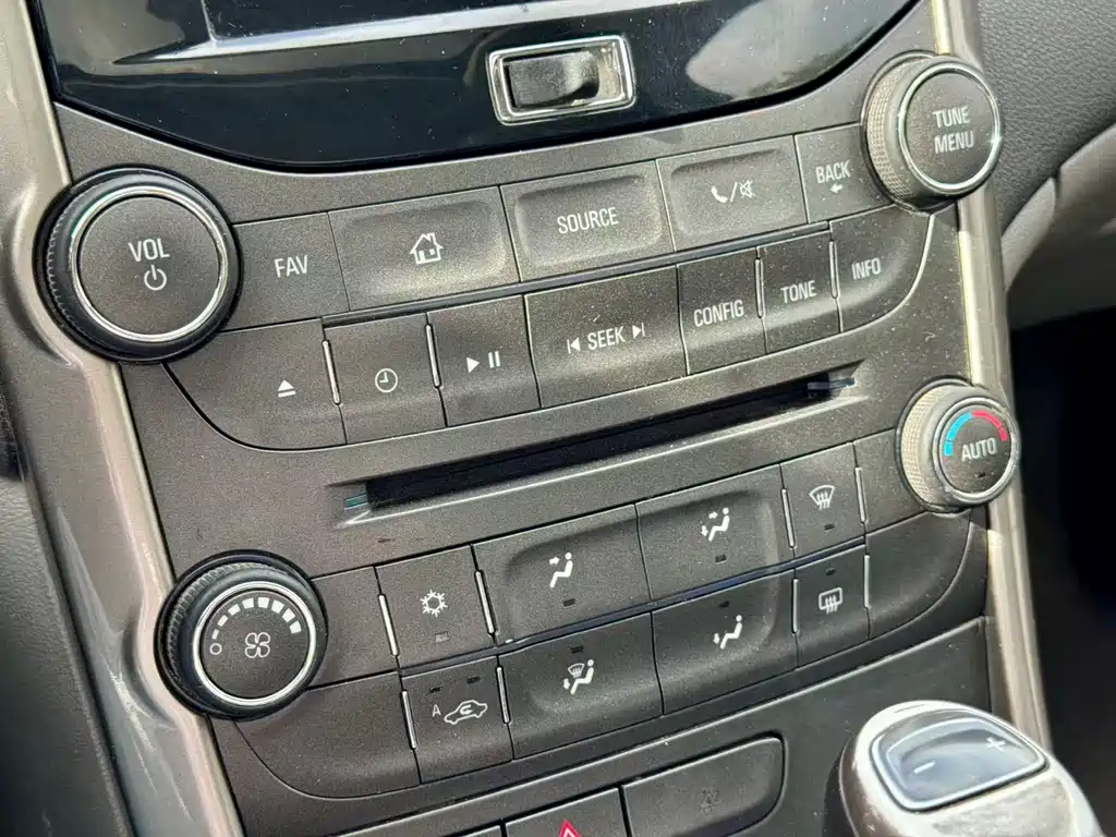 Chevrolet Malibu 2015 — фото 15